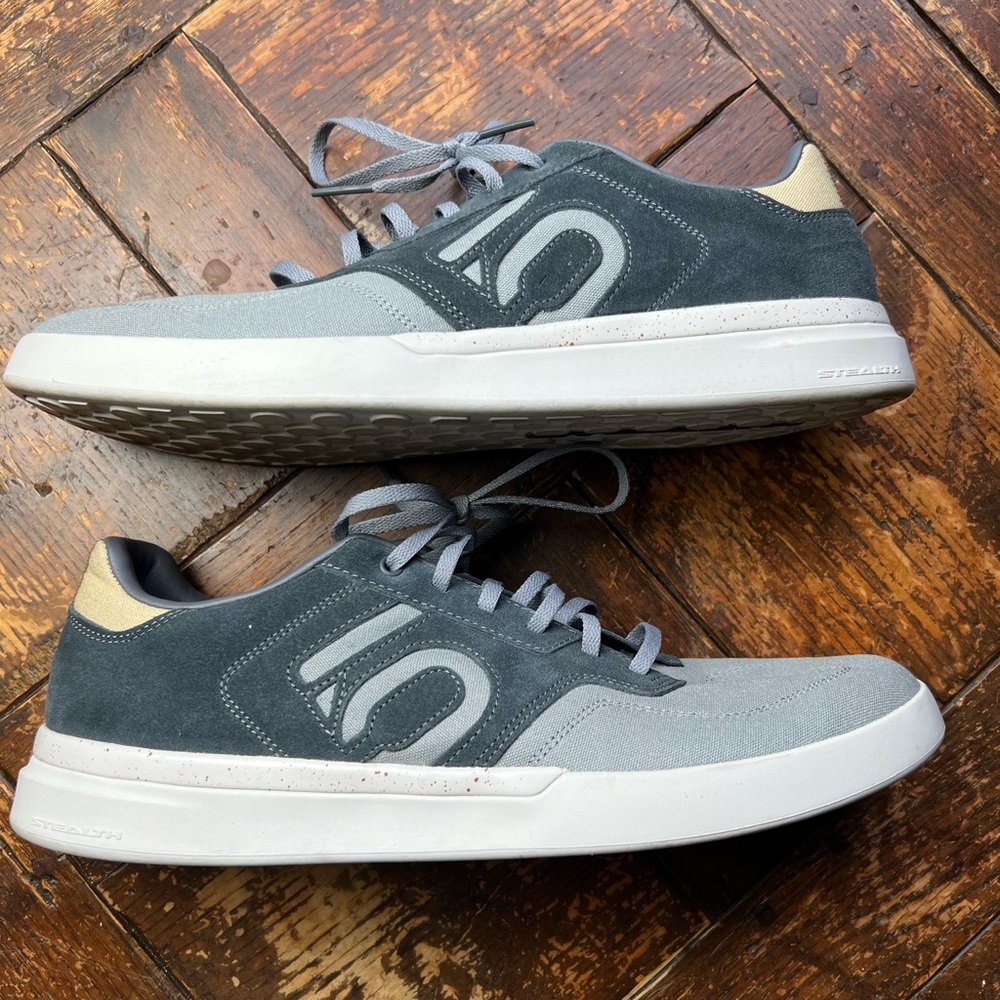 Adidas Five Ten Sleuth - Picture 3 of 13
